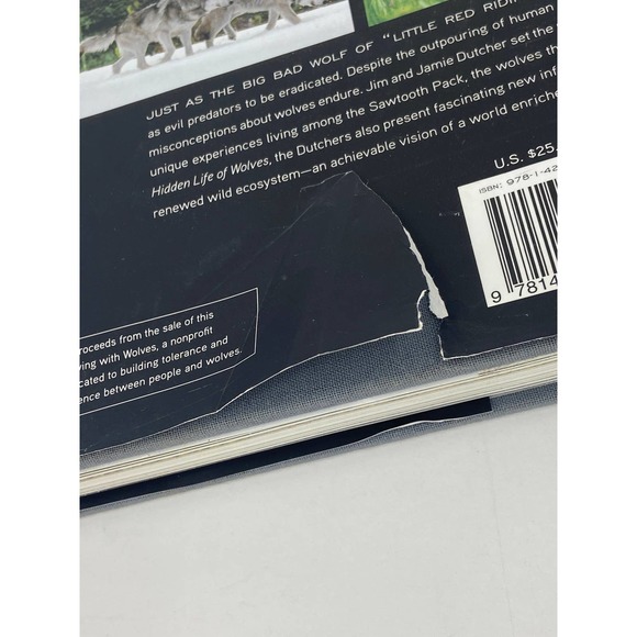 The Hidden Life of Wolves National Geographic by Jim and Jamie Dutcher - Picture 8 of 9